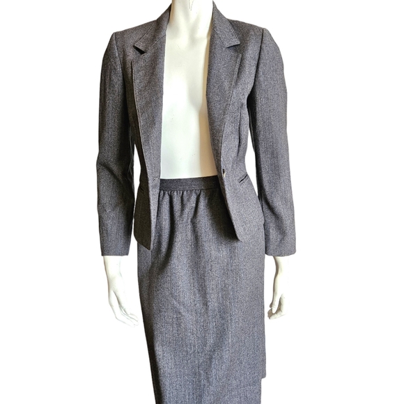 Vintage Saville Petite Gray Skirt Suit - Picture 5 of 15